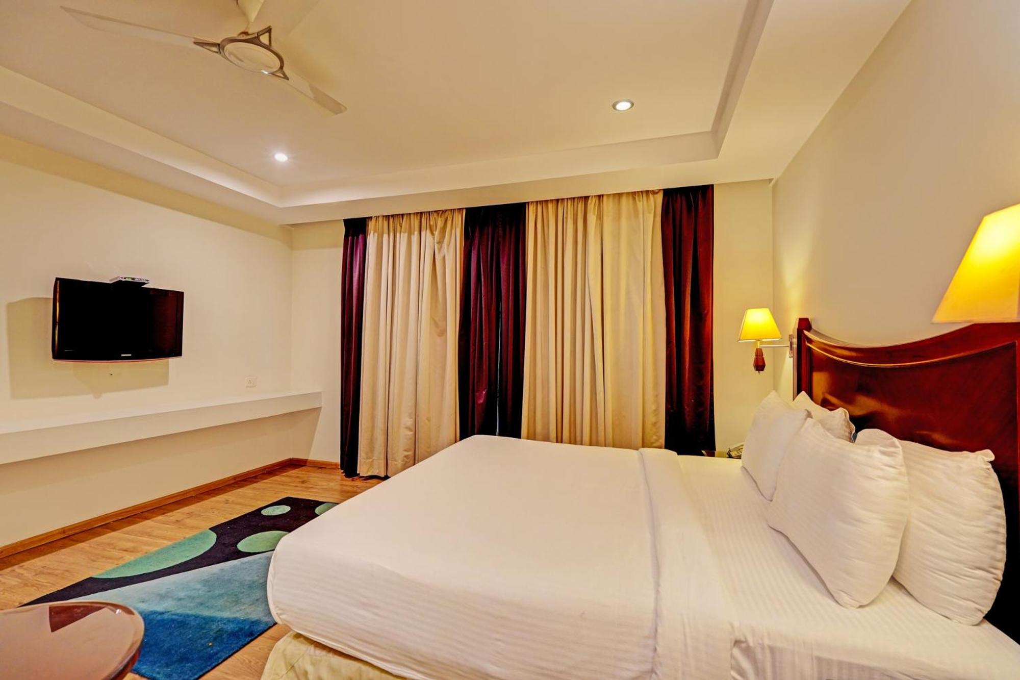 Hotel Grand Aerotech New Delhi Eksteriør billede