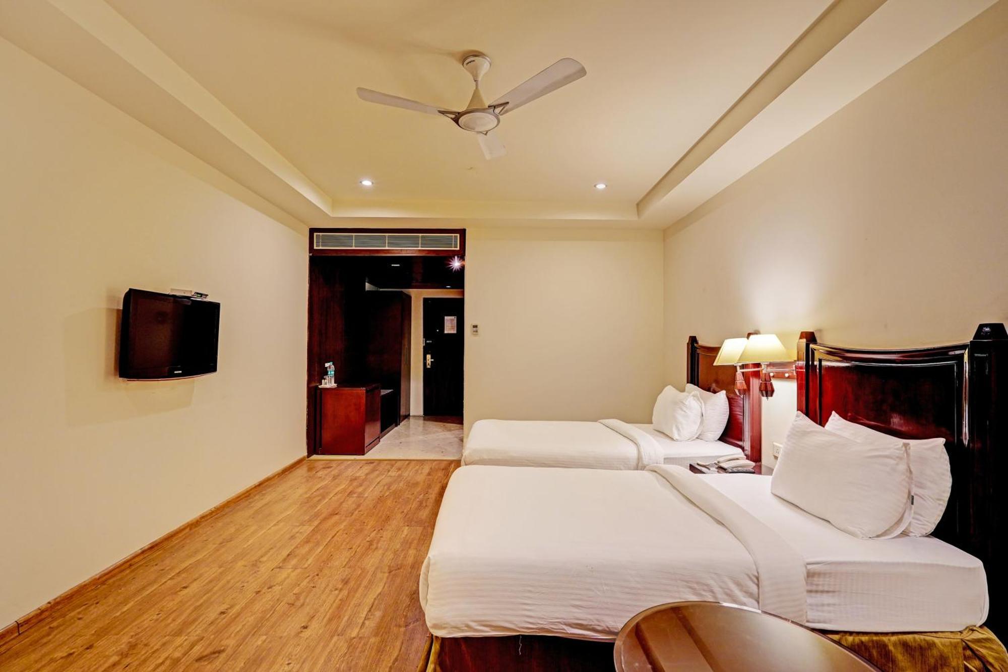 Hotel Grand Aerotech New Delhi Eksteriør billede