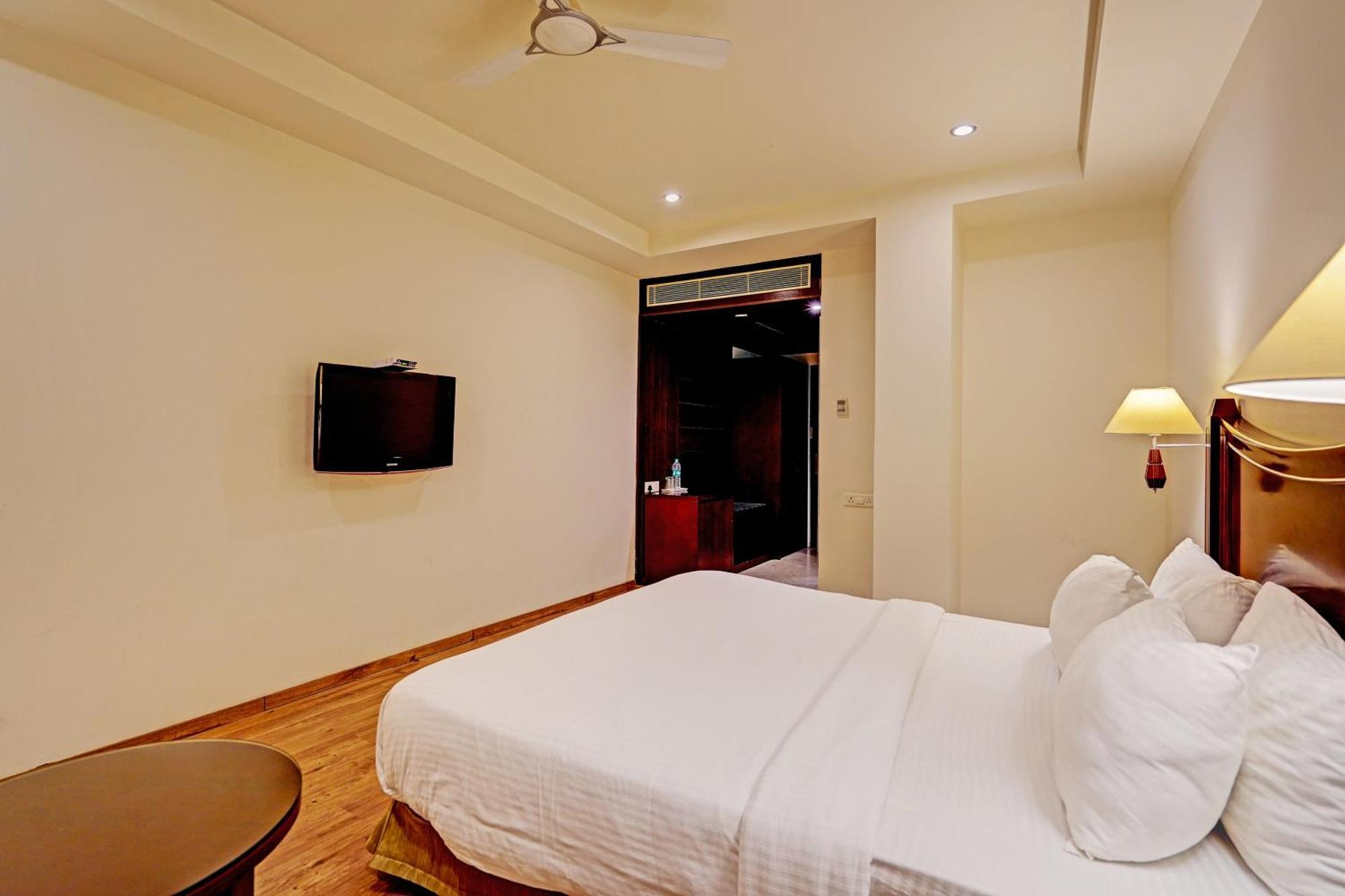 Hotel Grand Aerotech New Delhi Eksteriør billede